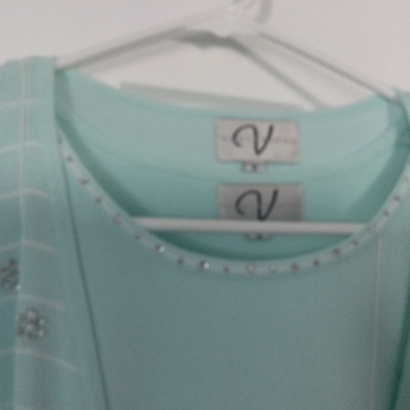 NWOT Lovely Two Piece Twinset - Picture 5 of 8